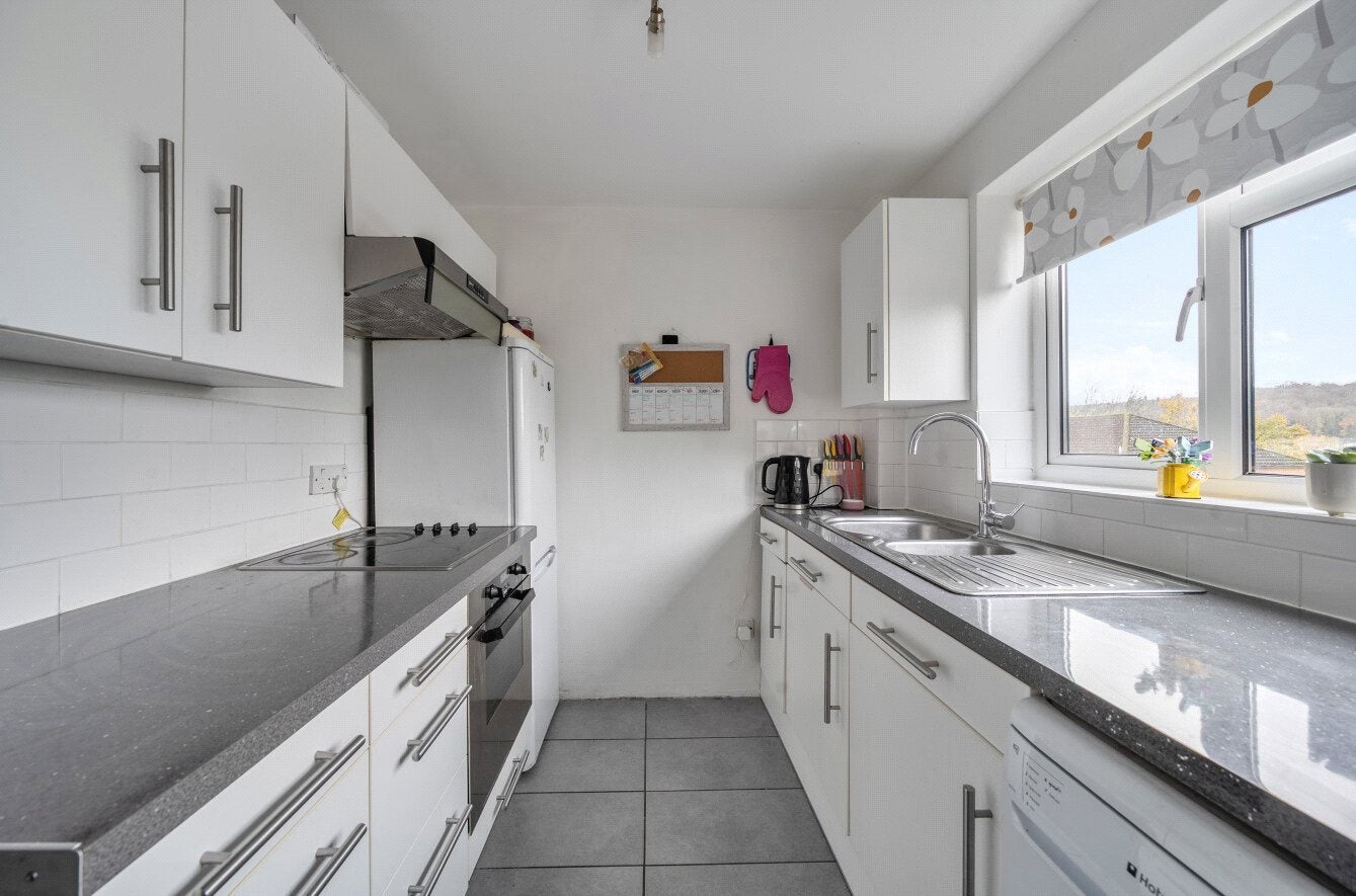 Flat Kaybridge Close in High Wycombe Community Board