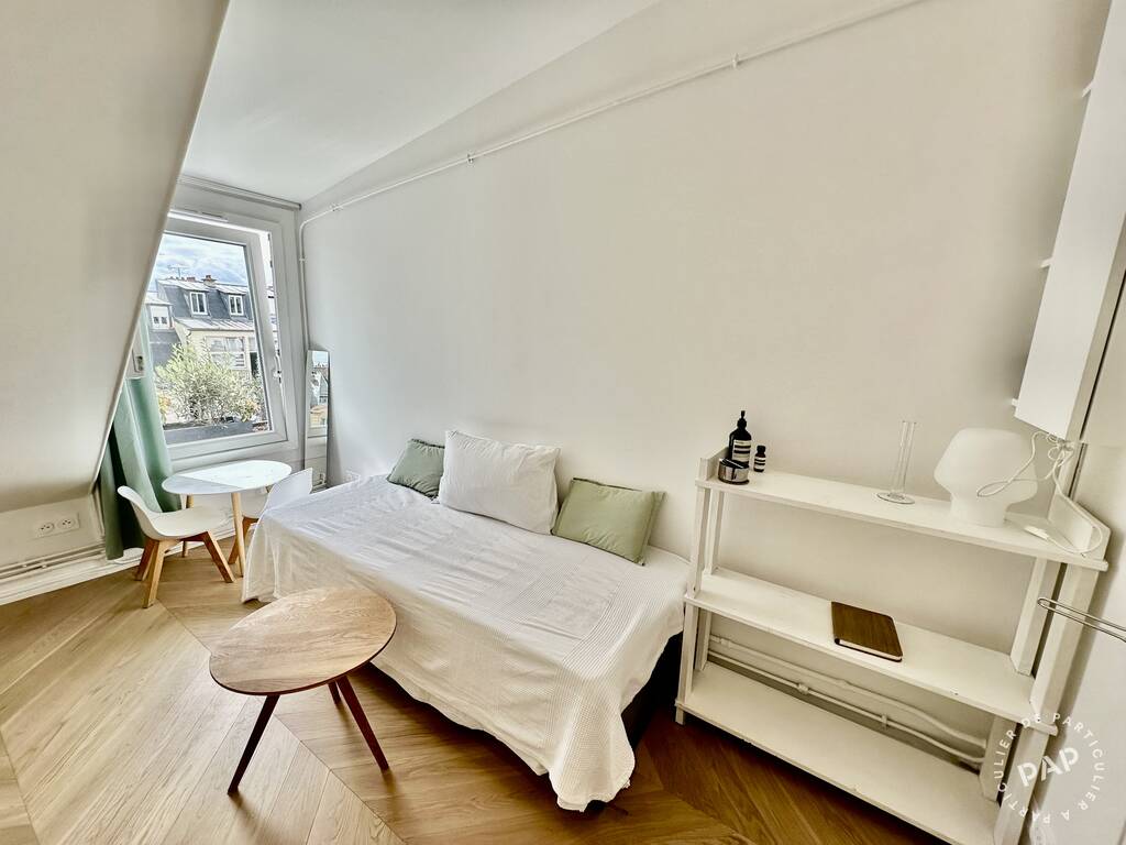 Room Place du Général Kœnig in Paris