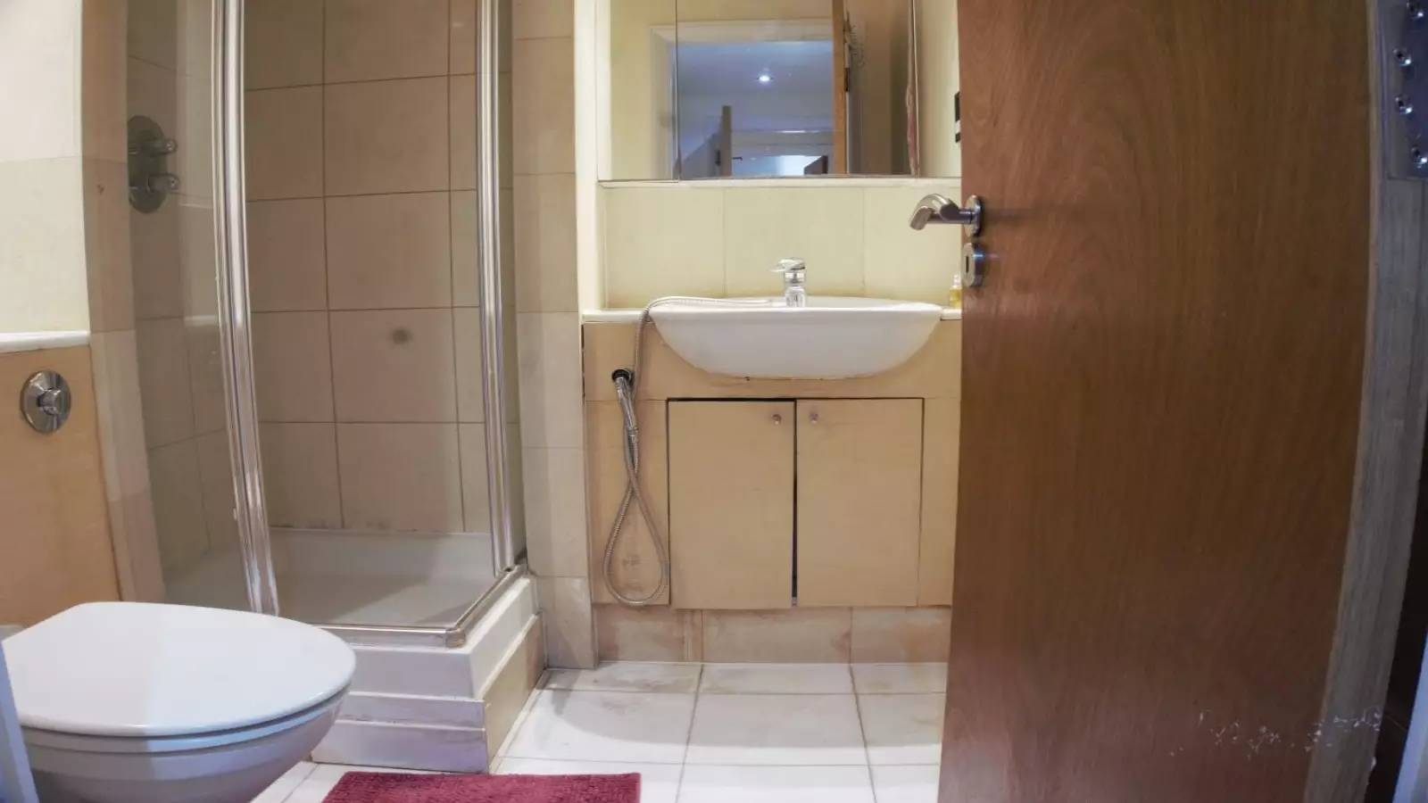 Room Barnwell Road in Greater London