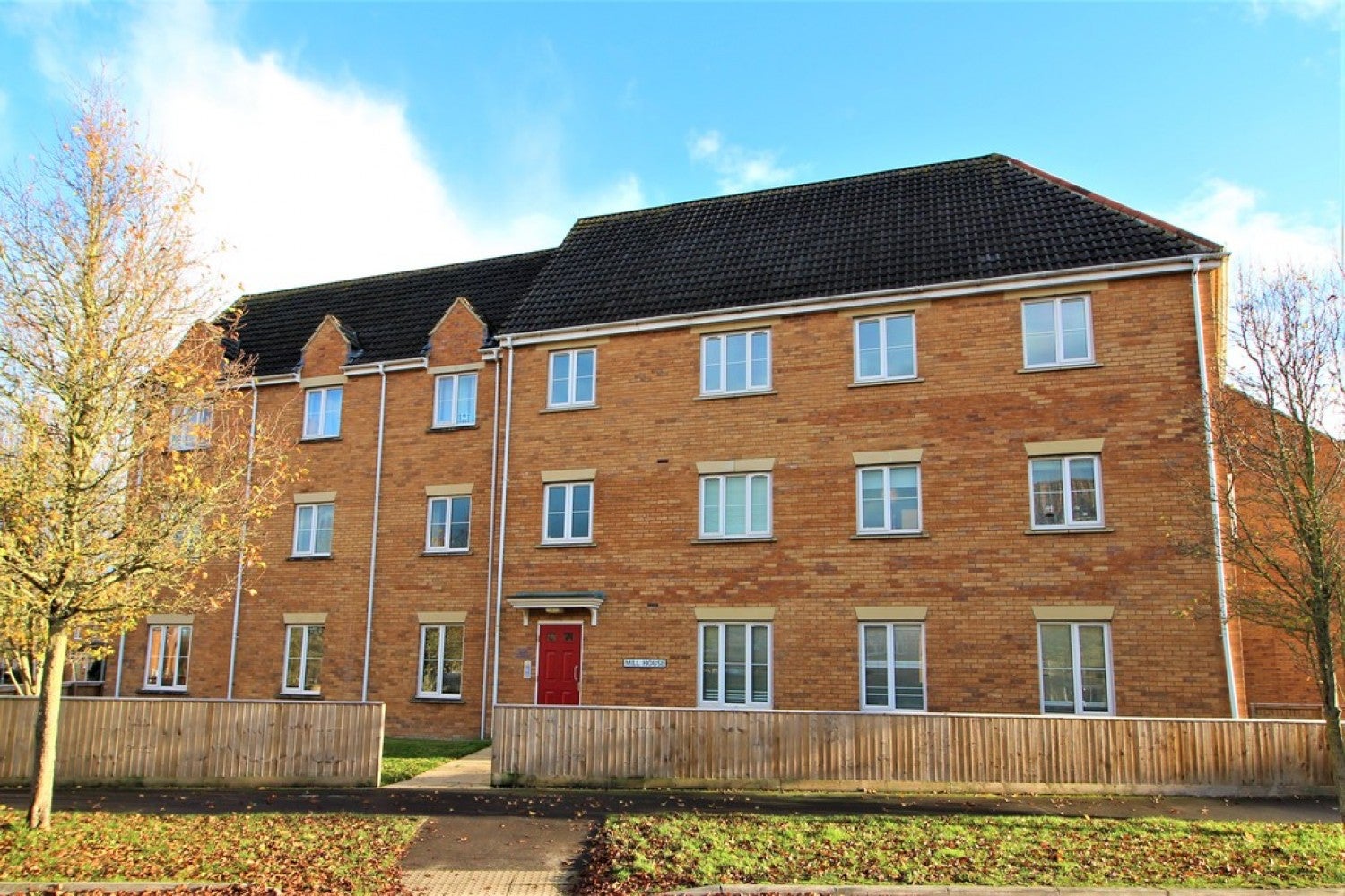 Flat Sandalwood Road in Westbury