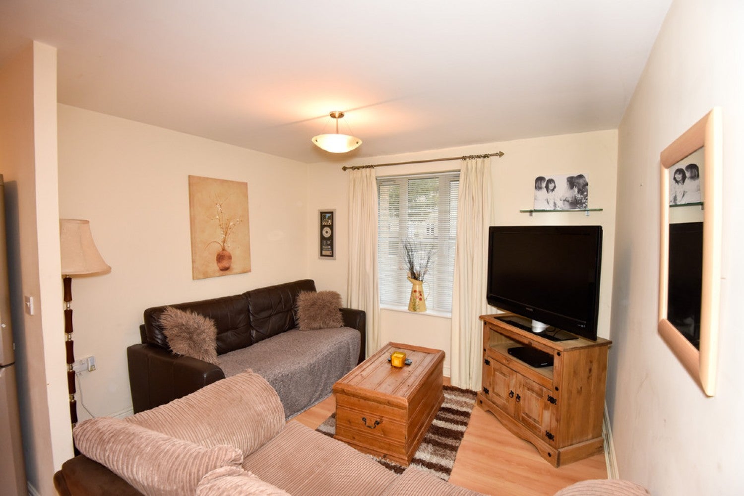 Flat Sandalwood Road in Westbury