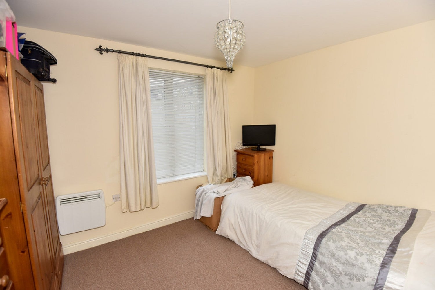 Flat Sandalwood Road in Westbury