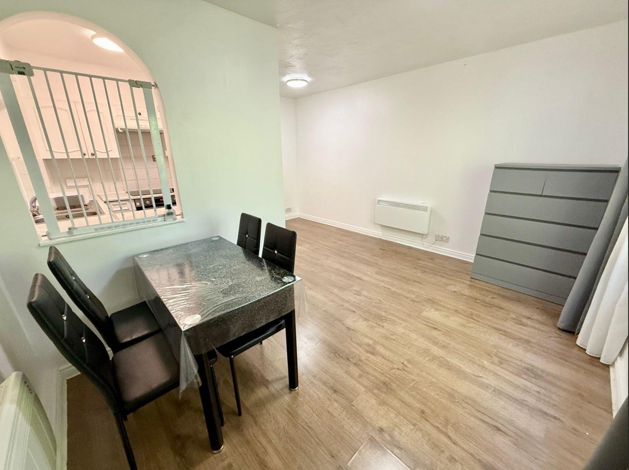 Flat Faulkner Close in Greater London