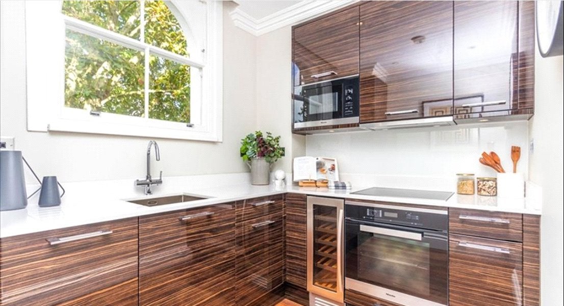Flat Kensington Gardens Square in City of Westminster
