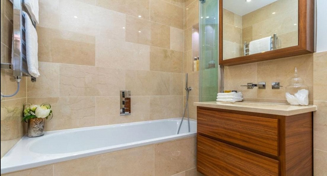 Flat Kensington Gardens Square in City of Westminster