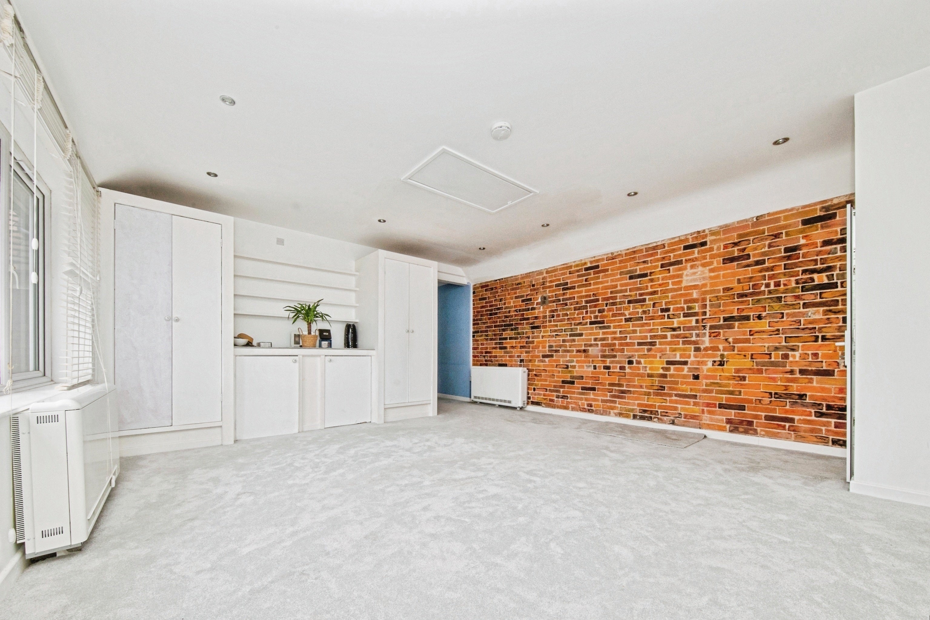 Flat Blenheim Drive in Colchester