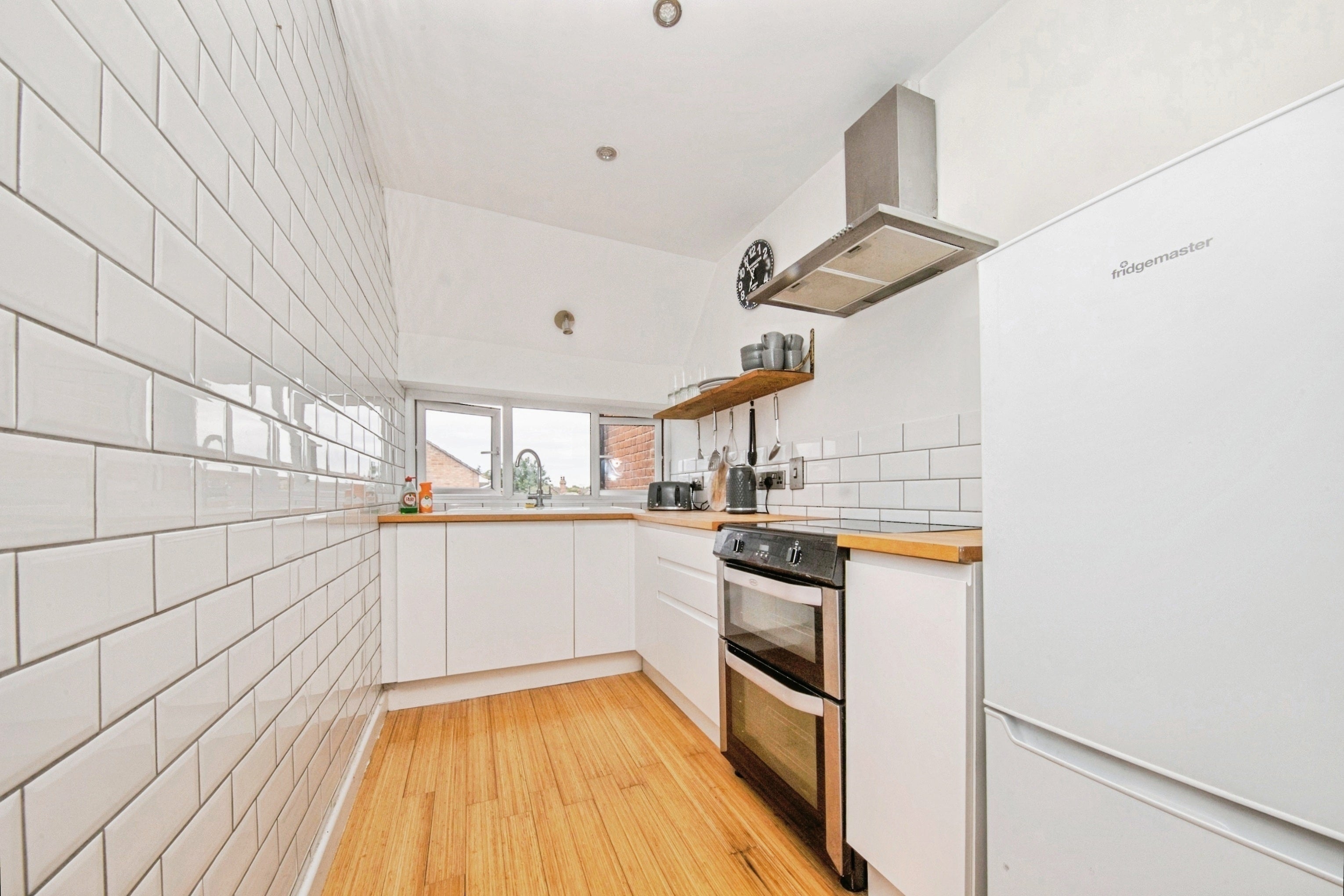 Flat Blenheim Drive in Colchester