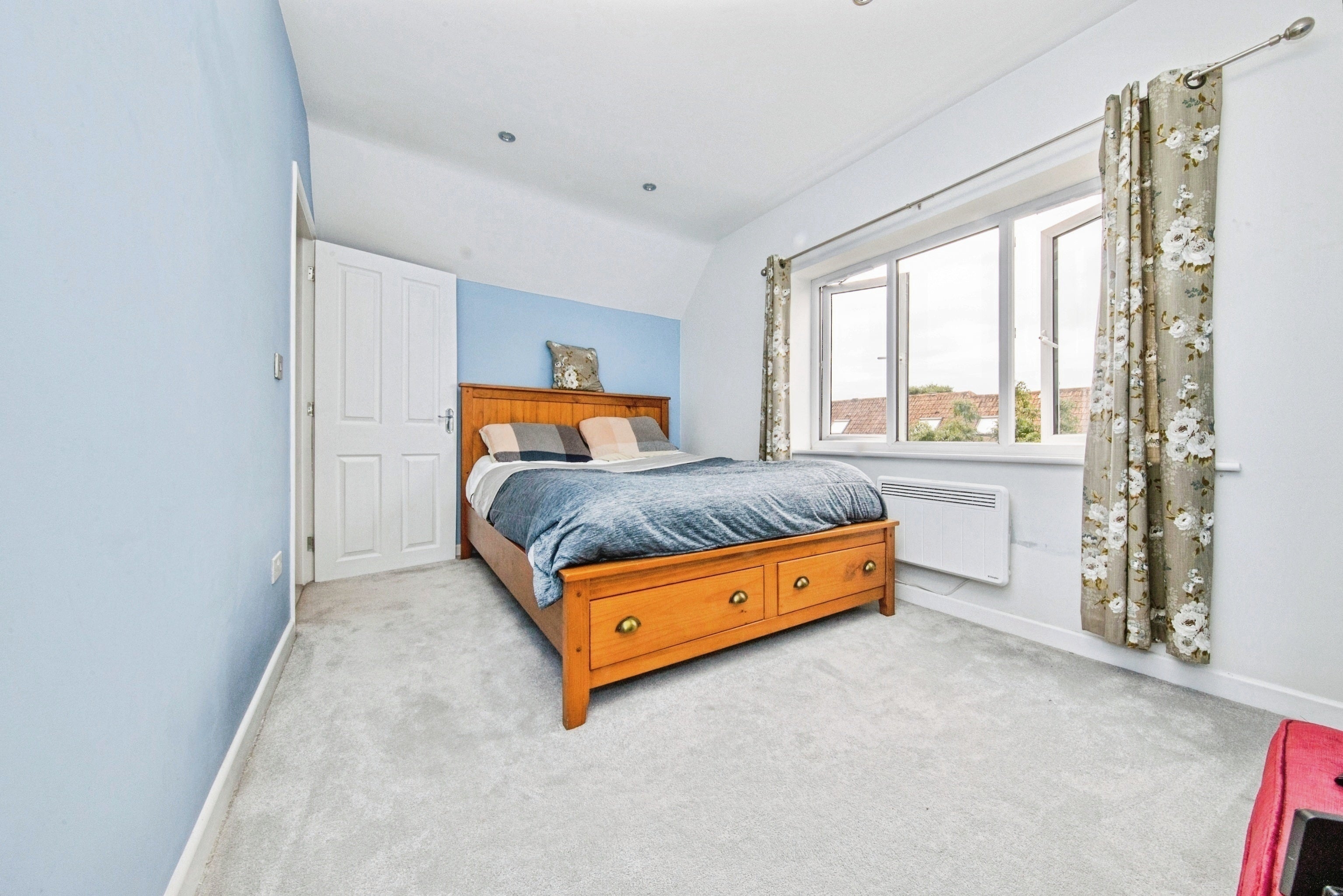 Flat Blenheim Drive in Colchester