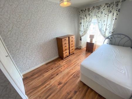 Flat Melrose Avenue in Rutherglen