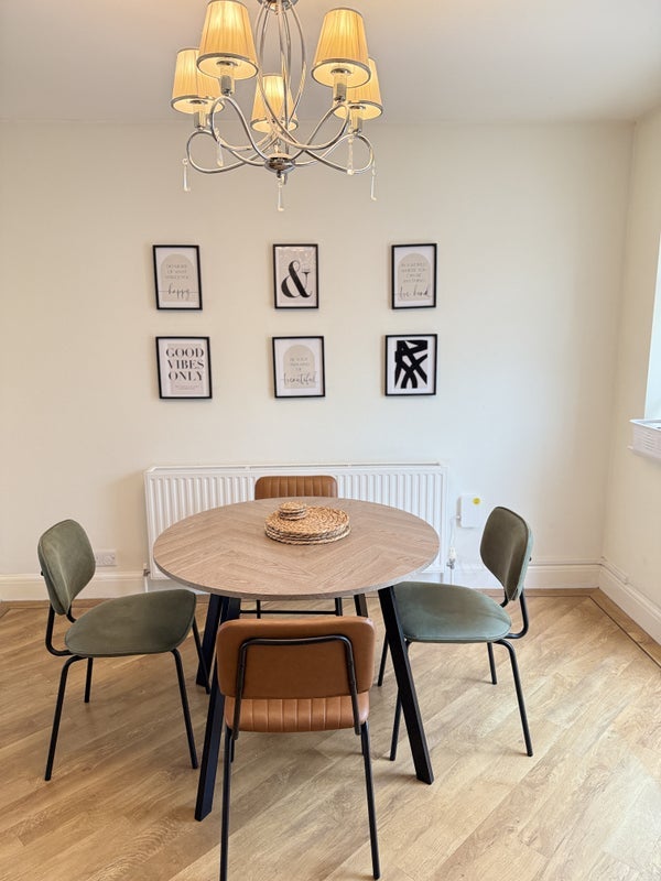 Room Birch Tree Way in Maidstone