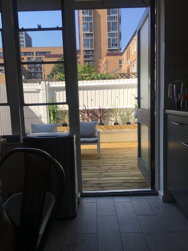 Room Fenton Close in Greater London