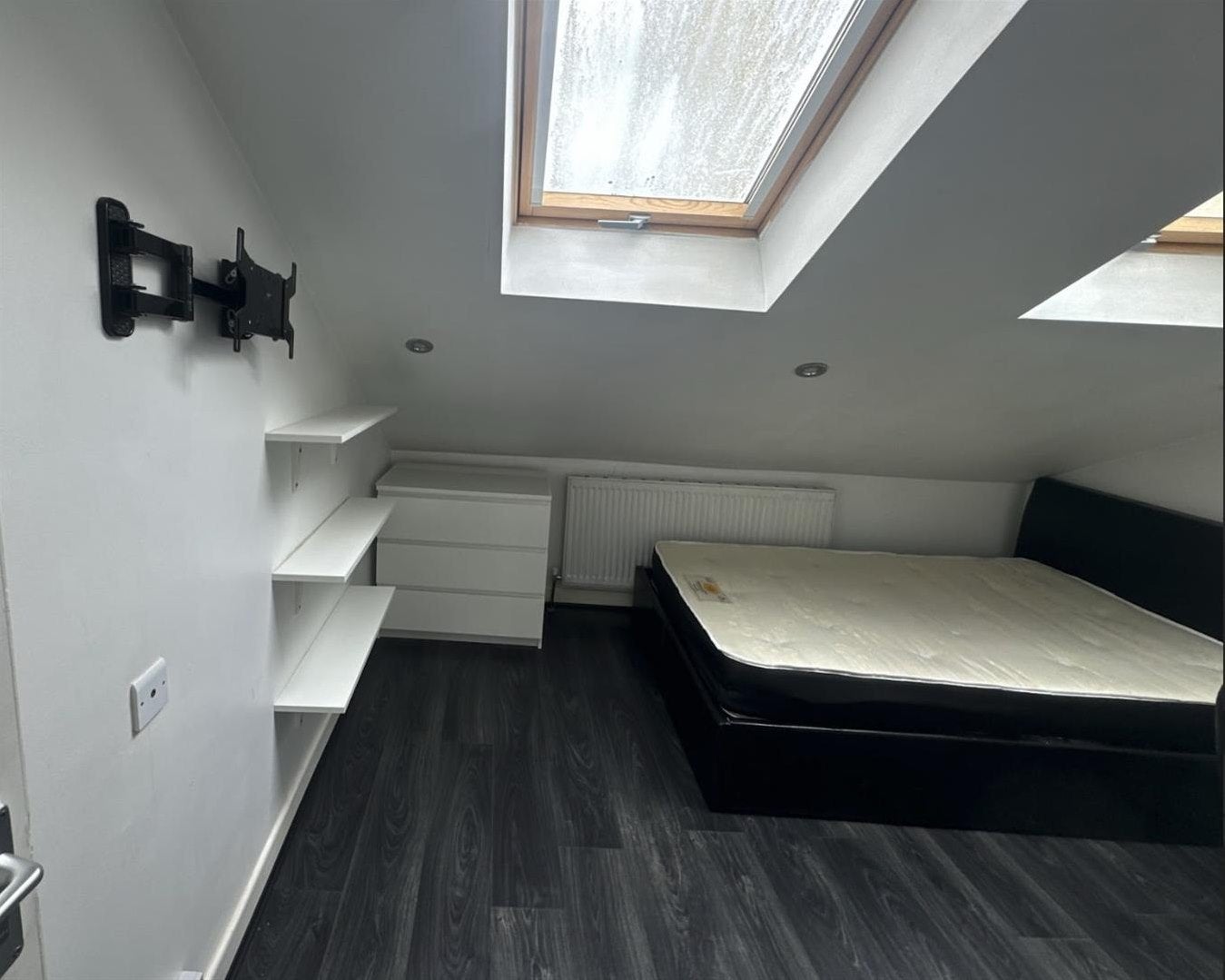 Room Harborne Park Road in Birmingham