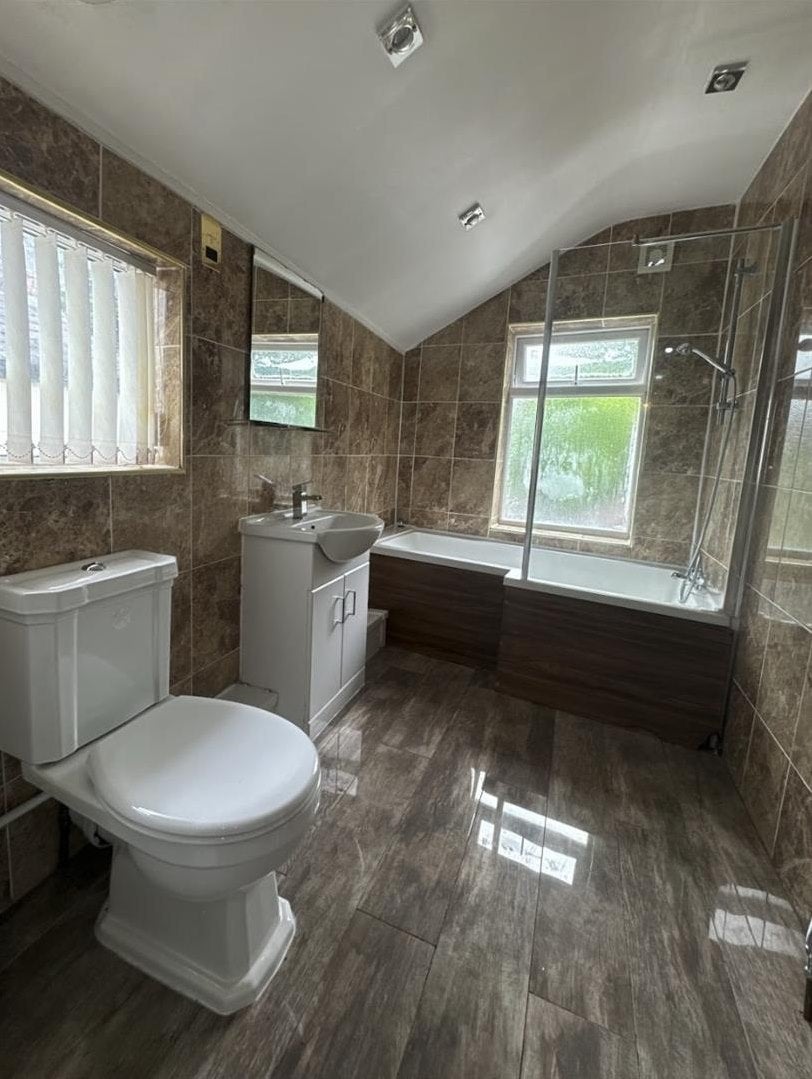 Room Harborne Park Road in Birmingham