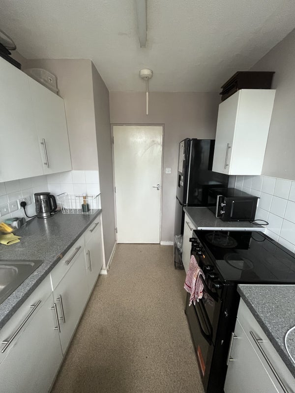 Room Thorncroft Street in Greater London