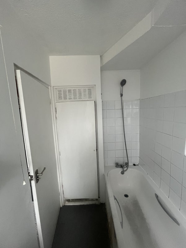 Room Thorncroft Street in Greater London