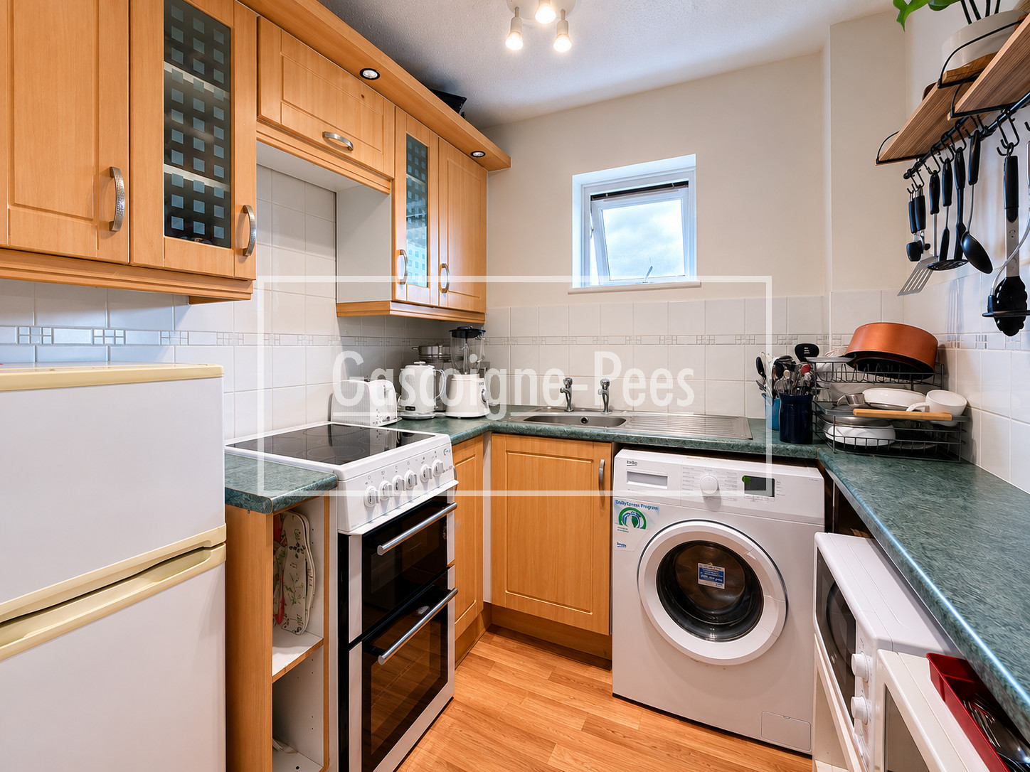 Flat Marigold Court in Guildford