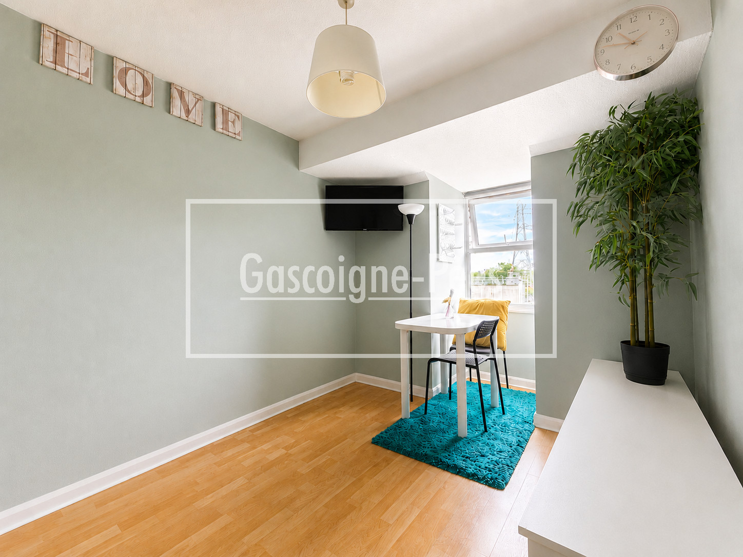 Flat Marigold Court in Guildford