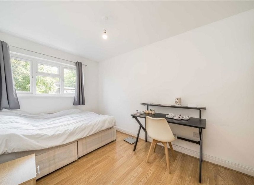 Flat New North Road in Greater London