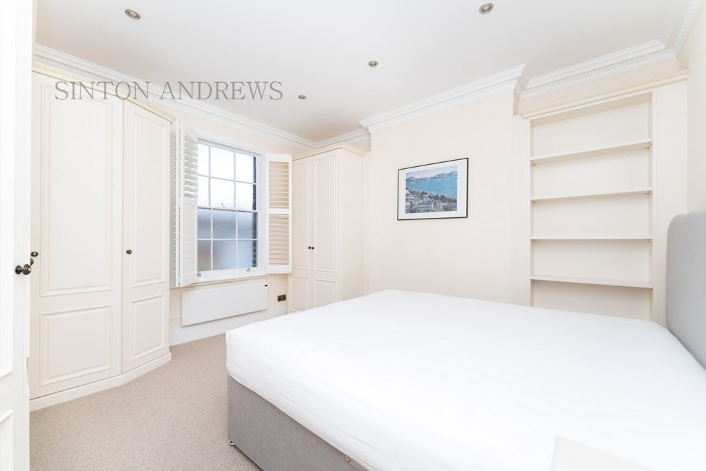 Flat Haven Green in Greater London