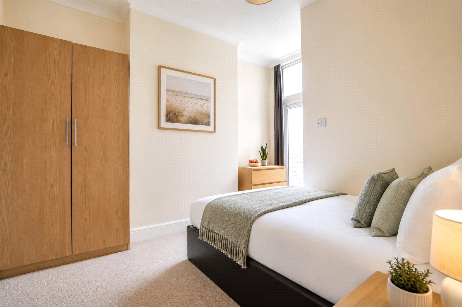 Room Harrowdene Road in Bristol
