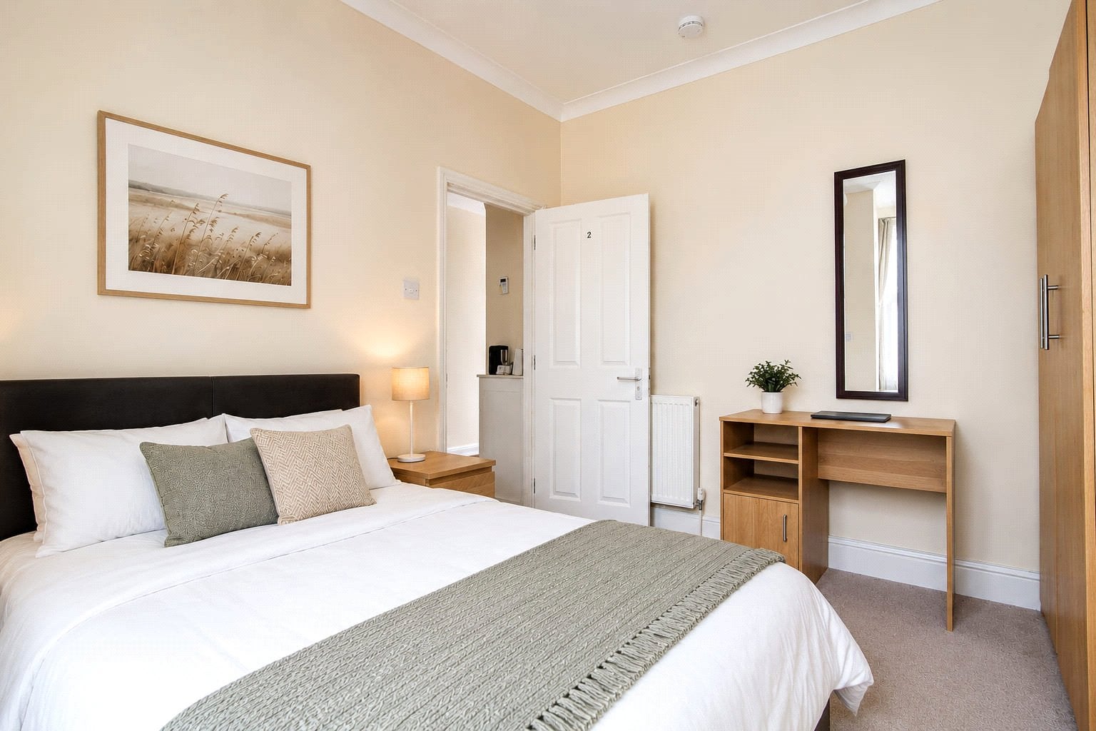 Room Harrowdene Road in Bristol