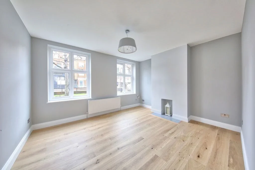 Flat Fairfield Drive in Greater London