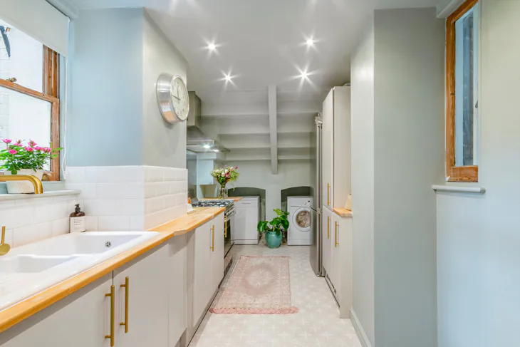 Flat Earlsthorpe Mews in Greater London