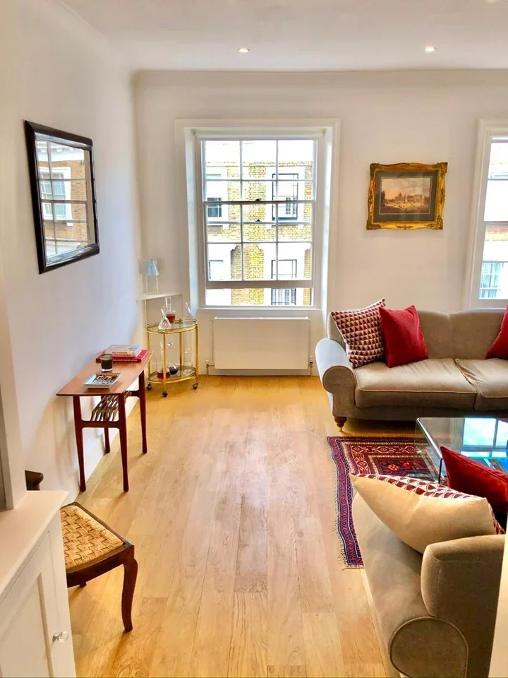 Flat Warwick Way in City of Westminster