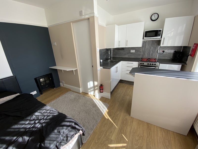 Room Standish Close in Bristol