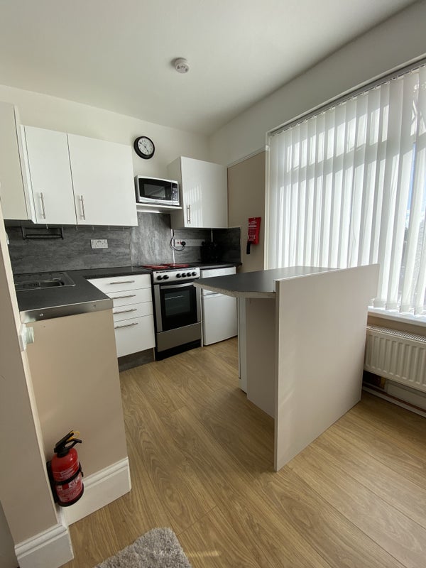 Room Standish Close in Bristol