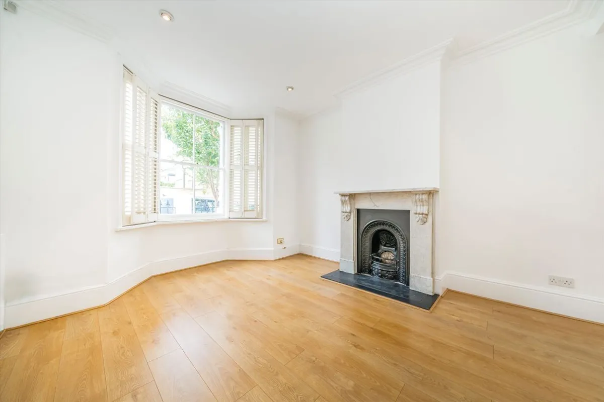 House Swanscombe Road in Greater London