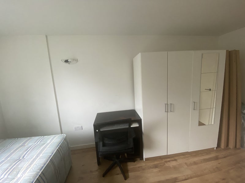 Room Argyll Road in Greater London