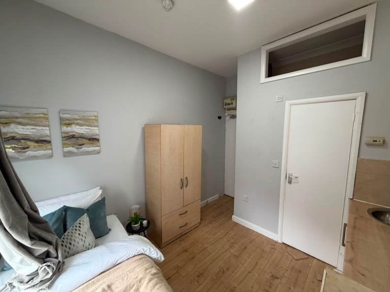 Flat Springfield in Greater London