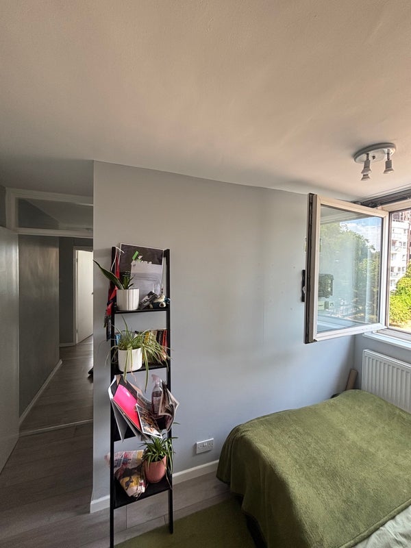 Room Balmes Road in Greater London