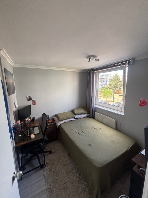 Room Balmes Road in Greater London