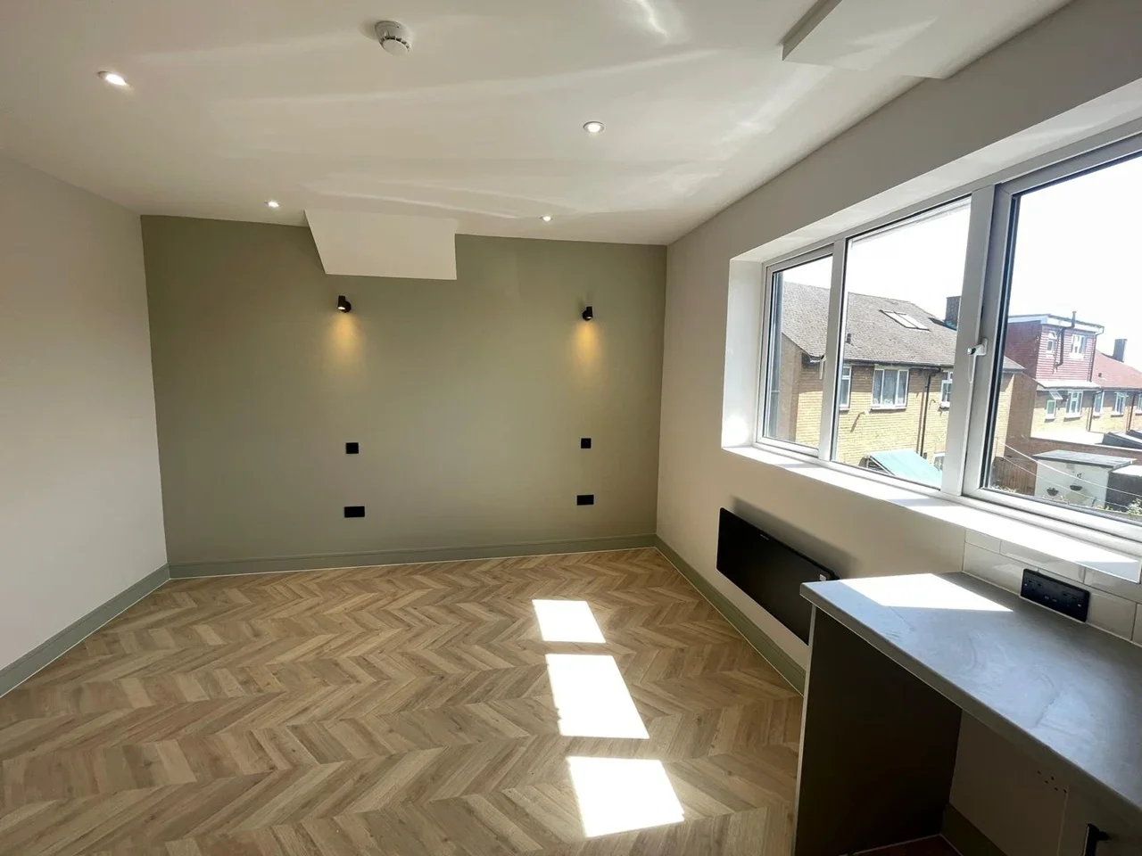 Flat Pendennis Road in Greater London