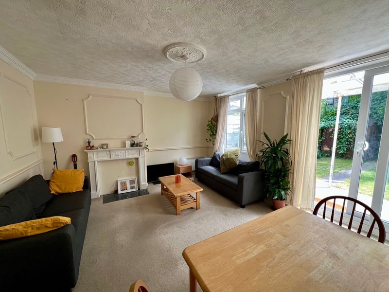 Room Locton Green in Greater London