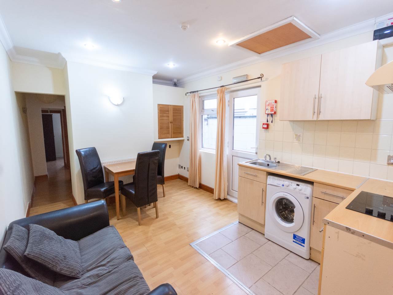 Flat Monthermer Road in Cardiff