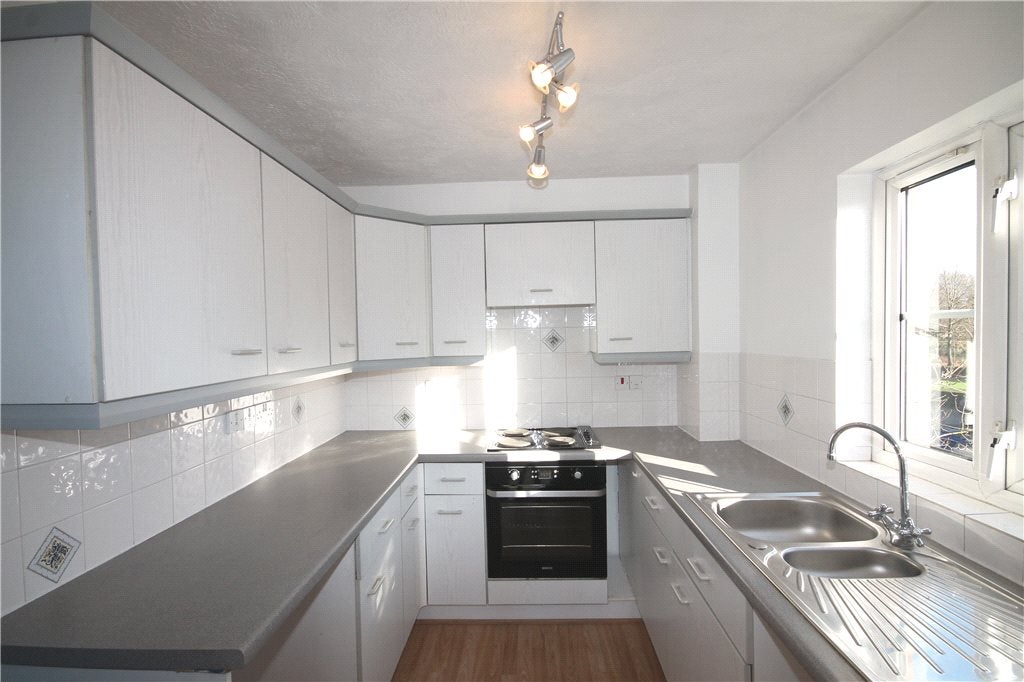 Flat Caraway Place in Greater London