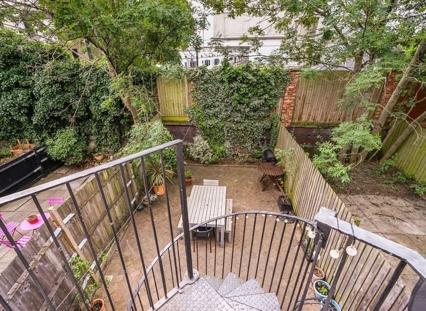 House St Paul's Mews in Greater London