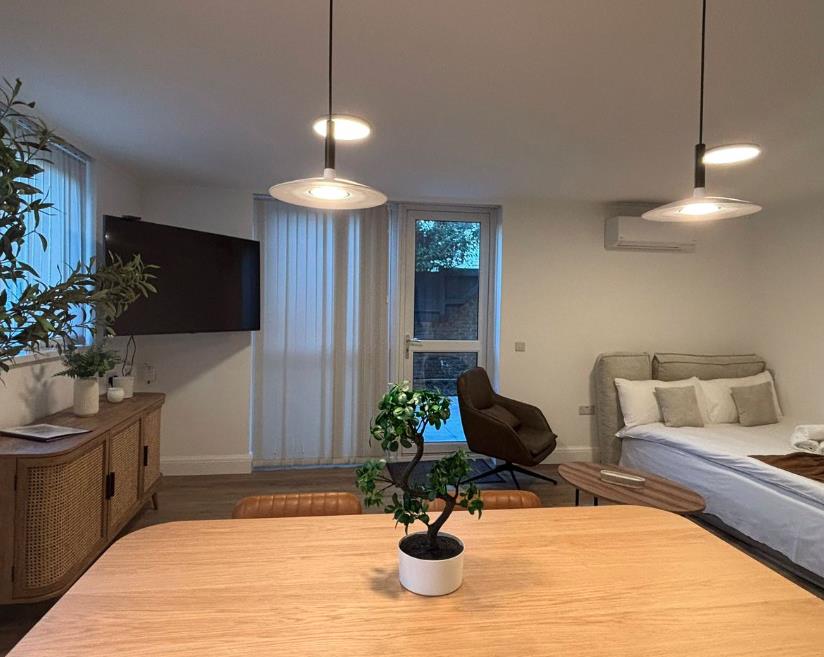 Flat Forge Place in Greater London