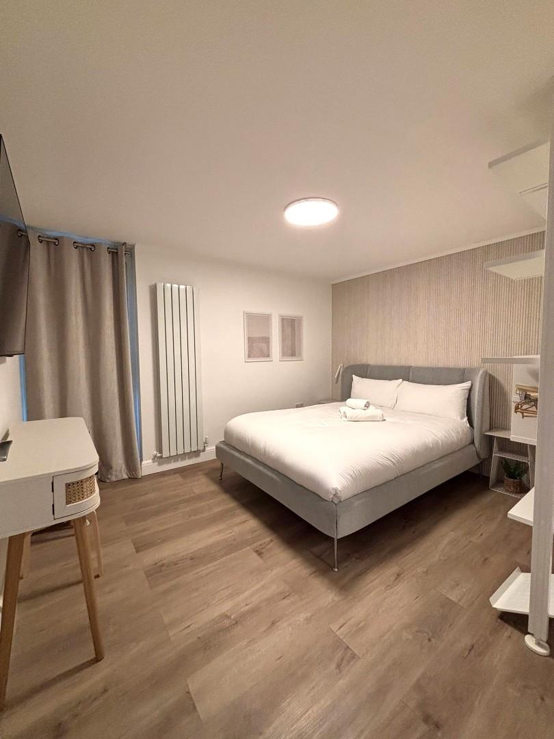 Flat Forge Place in Greater London