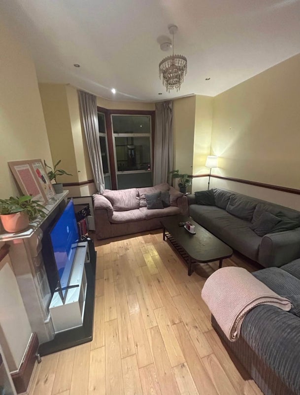 Room Reighton Road in Greater London