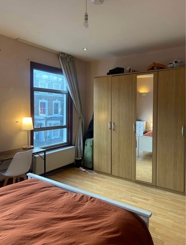 Room Reighton Road in Greater London
