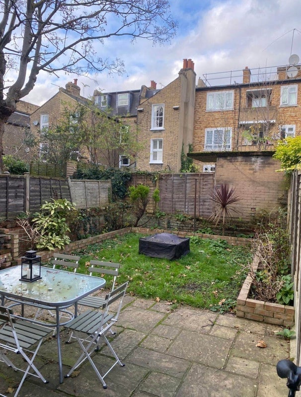 Room Reighton Road in Greater London