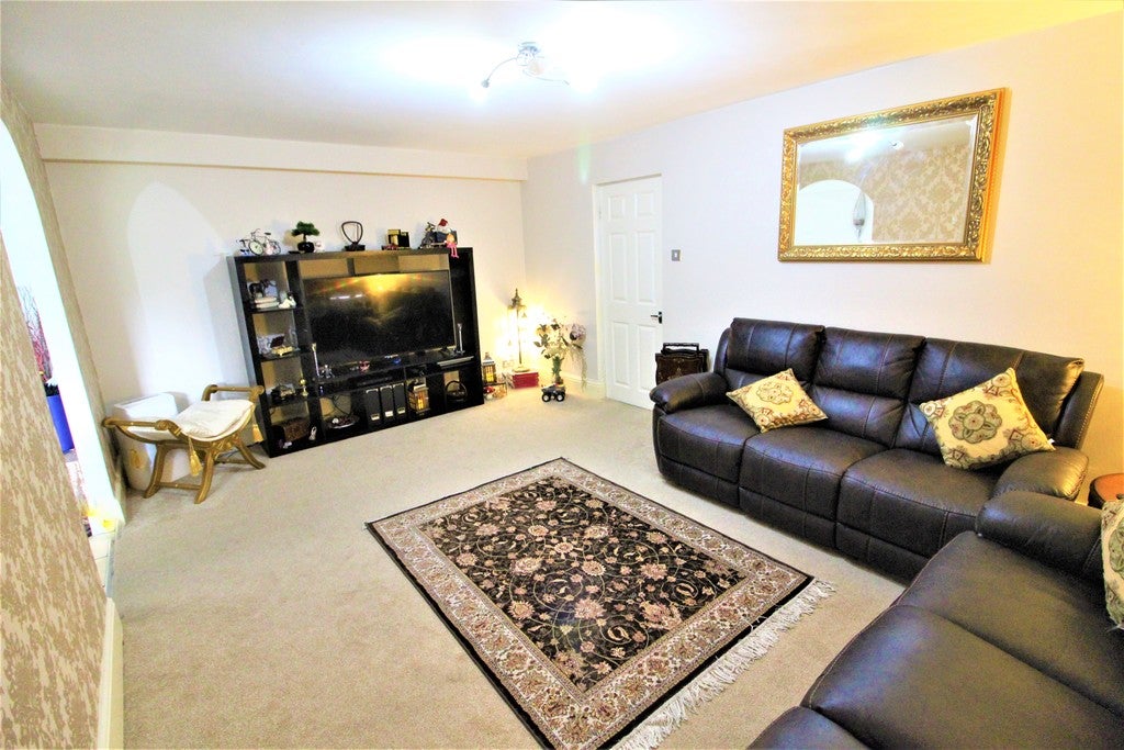 Flat Grand Drive in Greater London