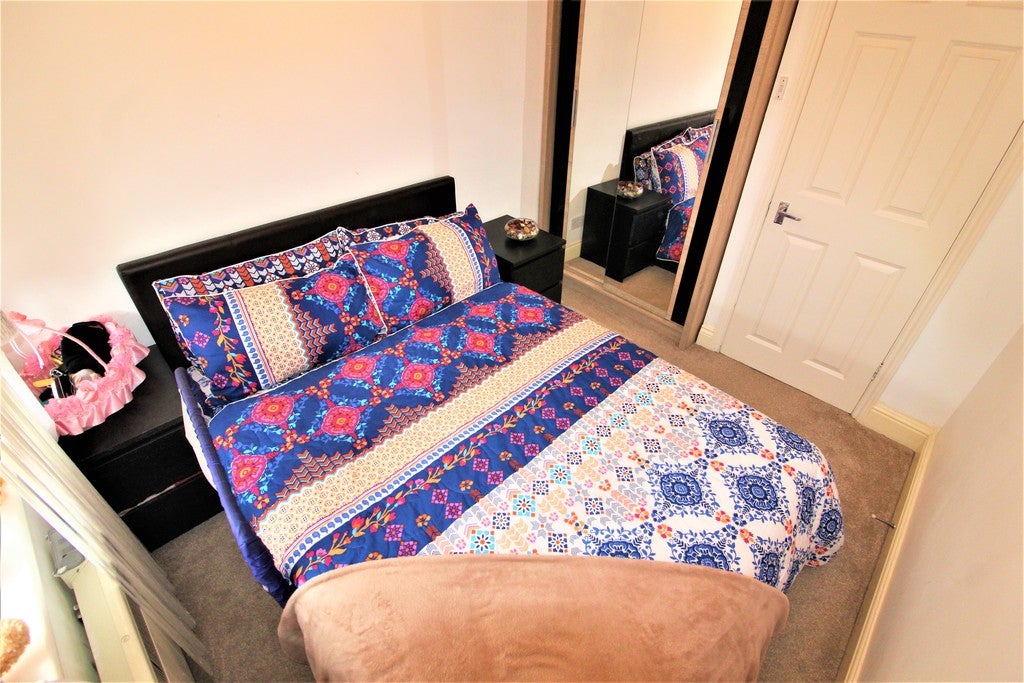 Flat Grand Drive in Greater London