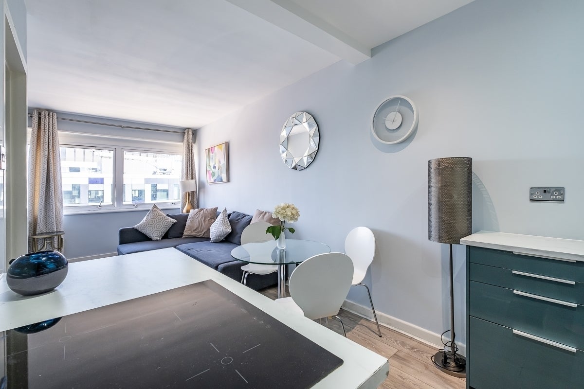 Flat Fitzroy Street in Greater London