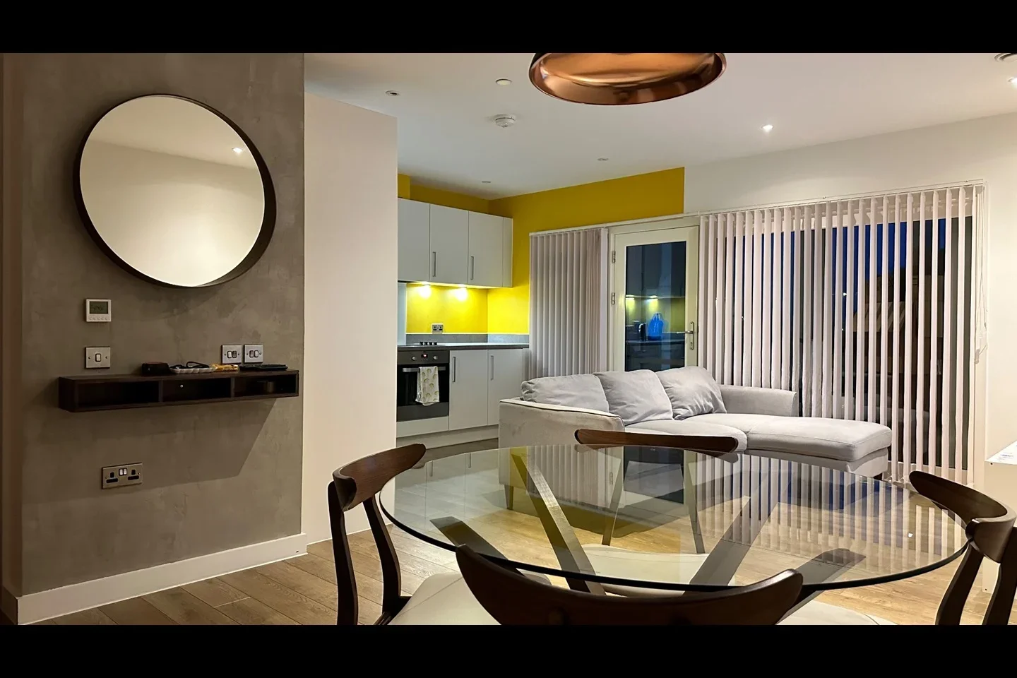 Flat Cambridge Road in Greater London