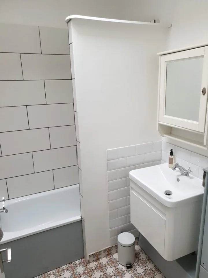 Flat Carrara Mews in Greater London